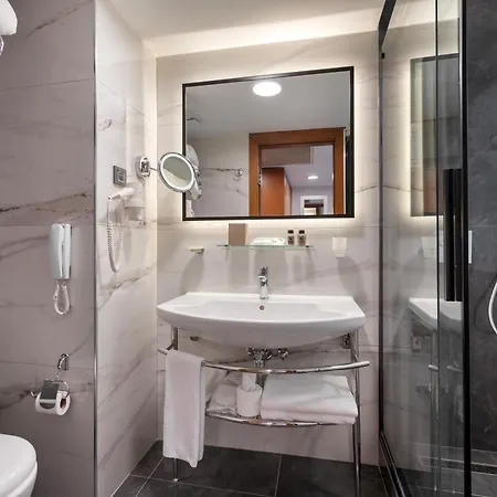 Otel Limak Ambassadore 4*