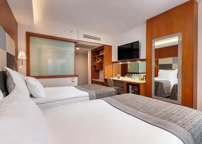 Limak Ambassadore Otel